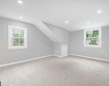 6902 21st Avenue - Photo Thumbnail 17