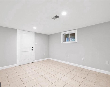 6902 21st Avenue - Photo Thumbnail 10