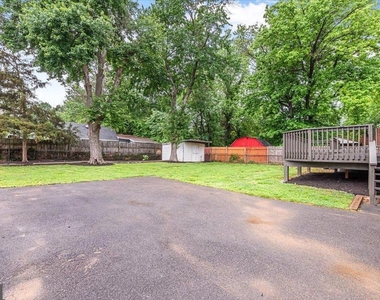 6902 21st Avenue - Photo Thumbnail 4
