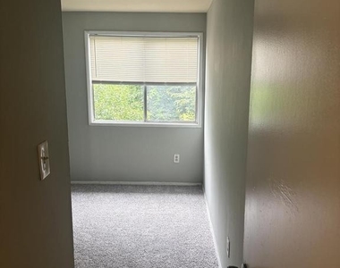 7328 Donnell Place - Photo Thumbnail 7