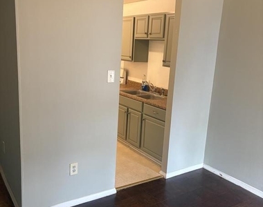 7328 Donnell Place - Photo Thumbnail 20