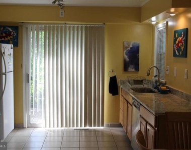 8508 63rd Avenue - Photo Thumbnail 4