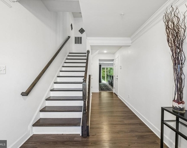 9123 Fox Stream Way - Photo Thumbnail 3