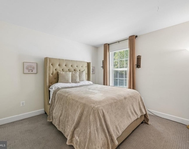 9123 Fox Stream Way - Photo Thumbnail 20