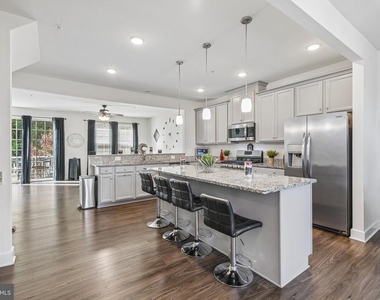 9123 Fox Stream Way - Photo Thumbnail 18
