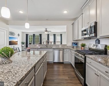 9123 Fox Stream Way - Photo Thumbnail 17