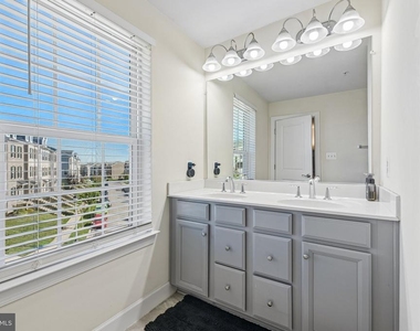 9123 Fox Stream Way - Photo Thumbnail 36