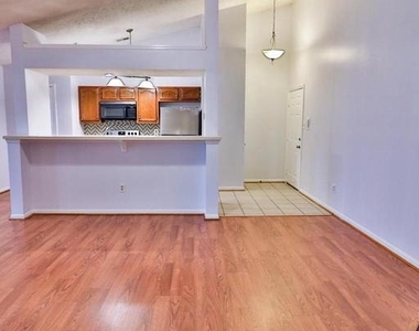 13110 Briarcliff Terrace - Photo Thumbnail 7