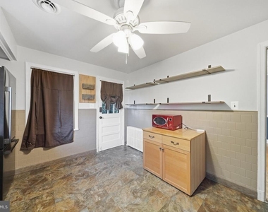 26015 Woodfield Road - Photo Thumbnail 12