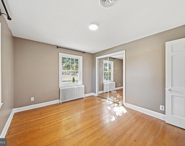 26015 Woodfield Road - Photo Thumbnail 16