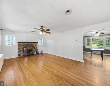 26015 Woodfield Road - Photo Thumbnail 4