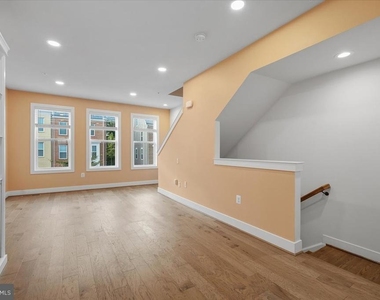 12715 Vuillard Street - Photo Thumbnail 3