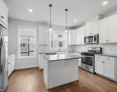12715 Vuillard Street - Photo Thumbnail 12