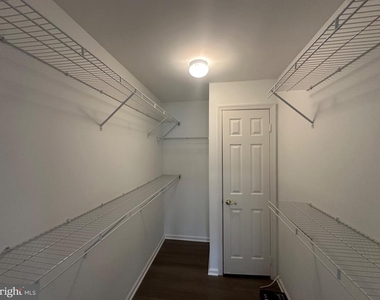 10702 Kings Riding Way - Photo Thumbnail 20