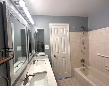 10702 Kings Riding Way - Photo Thumbnail 17