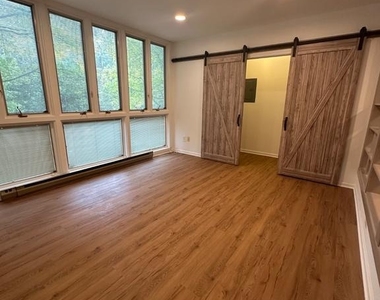 10702 Kings Riding Way - Photo Thumbnail 12