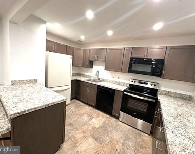 10702 Kings Riding Way - Photo Thumbnail 4