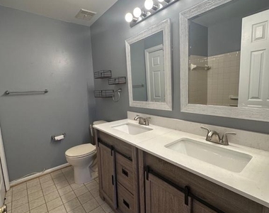 10702 Kings Riding Way - Photo Thumbnail 19