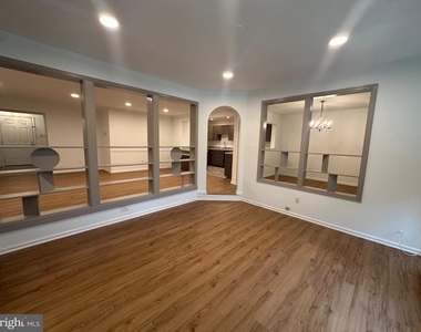 10702 Kings Riding Way - Photo Thumbnail 9