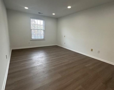10702 Kings Riding Way - Photo Thumbnail 13