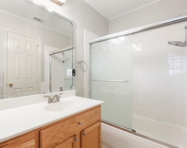 15204 Drusillas Dr - Photo Thumbnail 12