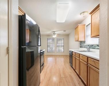 15204 Drusillas Dr - Photo Thumbnail 2