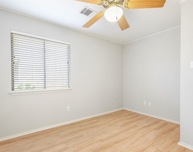 15204 Drusillas Dr - Photo Thumbnail 13