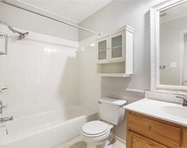 15204 Drusillas Dr - Photo Thumbnail 17