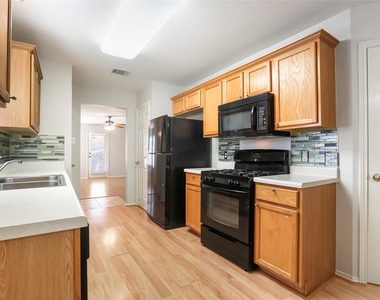 15204 Drusillas Dr - Photo Thumbnail 4