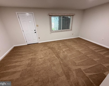 14800 Crosswood Terrace - Photo Thumbnail 14