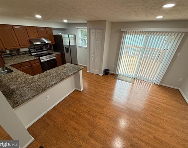 14800 Crosswood Terrace - Photo Thumbnail 2
