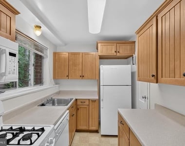 10406 Montrose Avenue - Photo Thumbnail 2