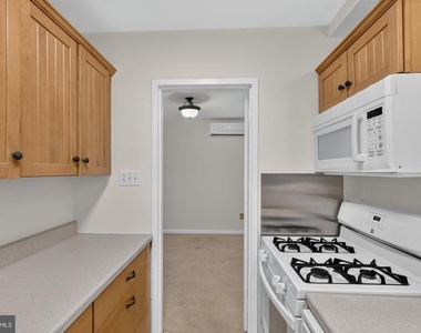 10406 Montrose Avenue - Photo Thumbnail 3