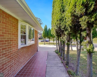 6 Kerwood Court - Photo Thumbnail 4