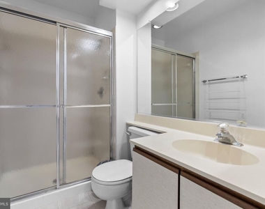 3529 Dartmoor Lane - Photo Thumbnail 16
