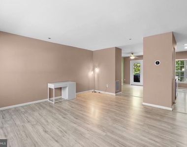 3529 Dartmoor Lane - Photo Thumbnail 2