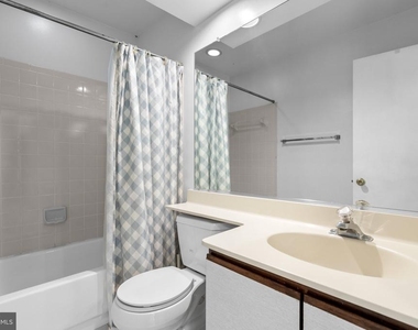 3529 Dartmoor Lane - Photo Thumbnail 19