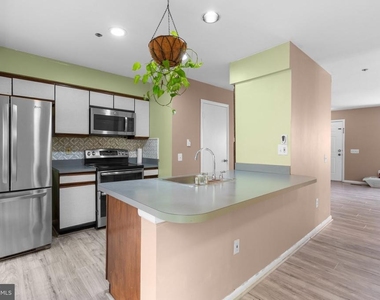 3529 Dartmoor Lane - Photo Thumbnail 9