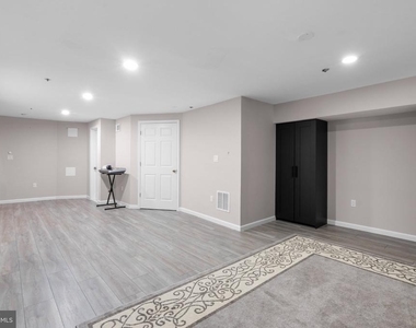 3529 Dartmoor Lane - Photo Thumbnail 21