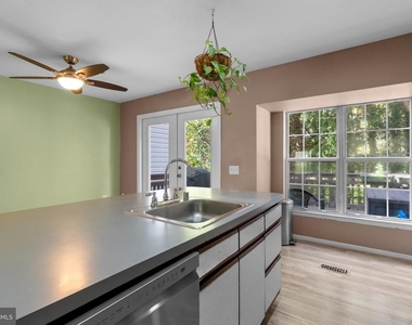 3529 Dartmoor Lane - Photo Thumbnail 12