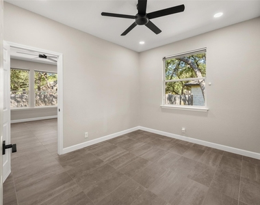 4117 Travis Country Cir - Photo Thumbnail 31
