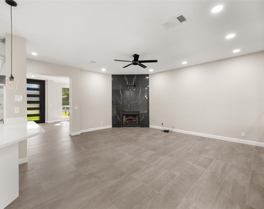 4117 Travis Country Cir - Photo Thumbnail 11