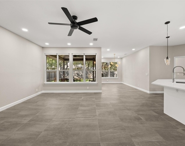4117 Travis Country Cir - Photo Thumbnail 14