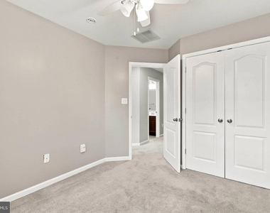 7832 Blue Stream Drive - Photo Thumbnail 22