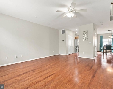 7832 Blue Stream Drive - Photo Thumbnail 6