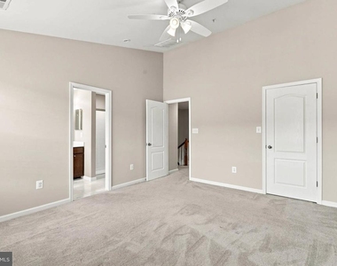 7832 Blue Stream Drive - Photo Thumbnail 16