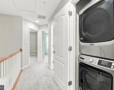 7832 Blue Stream Drive - Photo Thumbnail 24
