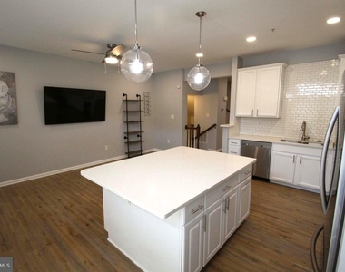 6713 Caleb Dorsey Square - Photo Thumbnail 7