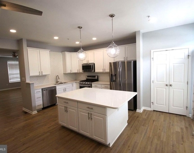 6713 Caleb Dorsey Square - Photo Thumbnail 8