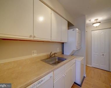 8513 Falls Run Road - Photo Thumbnail 15